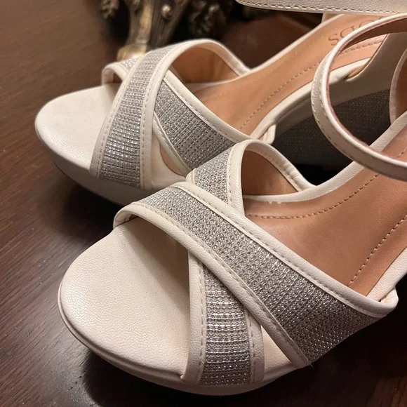 Woods White and Silver Wedge Heels (EU 38/UK 5) - Picture 3 of 8